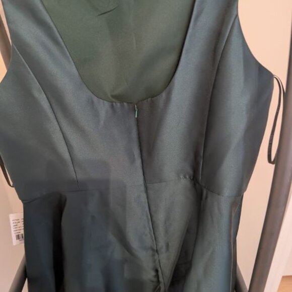 ALFRED SUNG Bateau Neck Satin High Low Cocktail Dress In Hunter Green - Picture 5 of 6